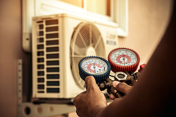 Professional Ac Installation technician working in Roy, WA
